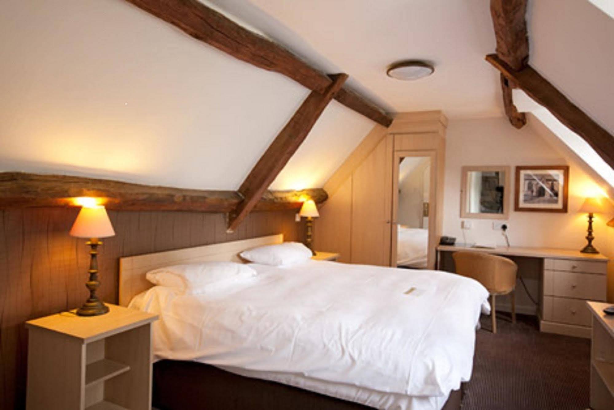 Old Manse Hotel By Greene King Inns Bourton-on-the-Water Bagian luar foto