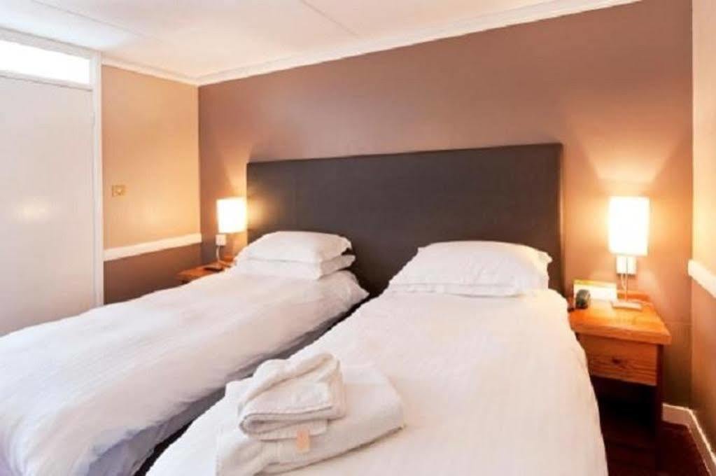 Old Manse Hotel By Greene King Inns Bourton-on-the-Water Bagian luar foto